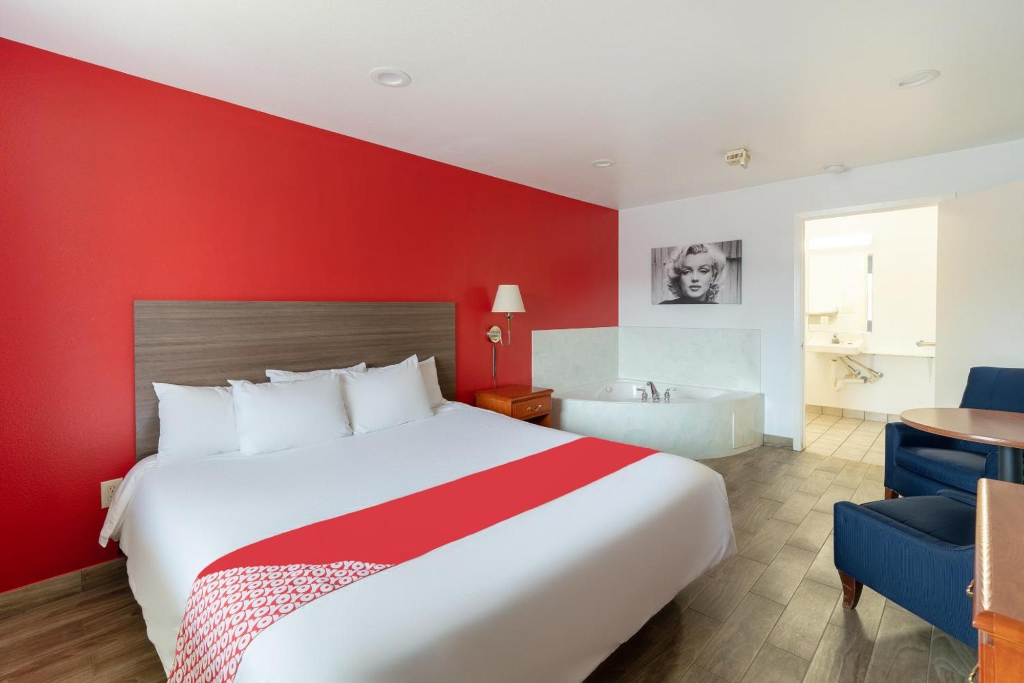 Oyo Hotel San Antonio Near At&T Center Exterior photo